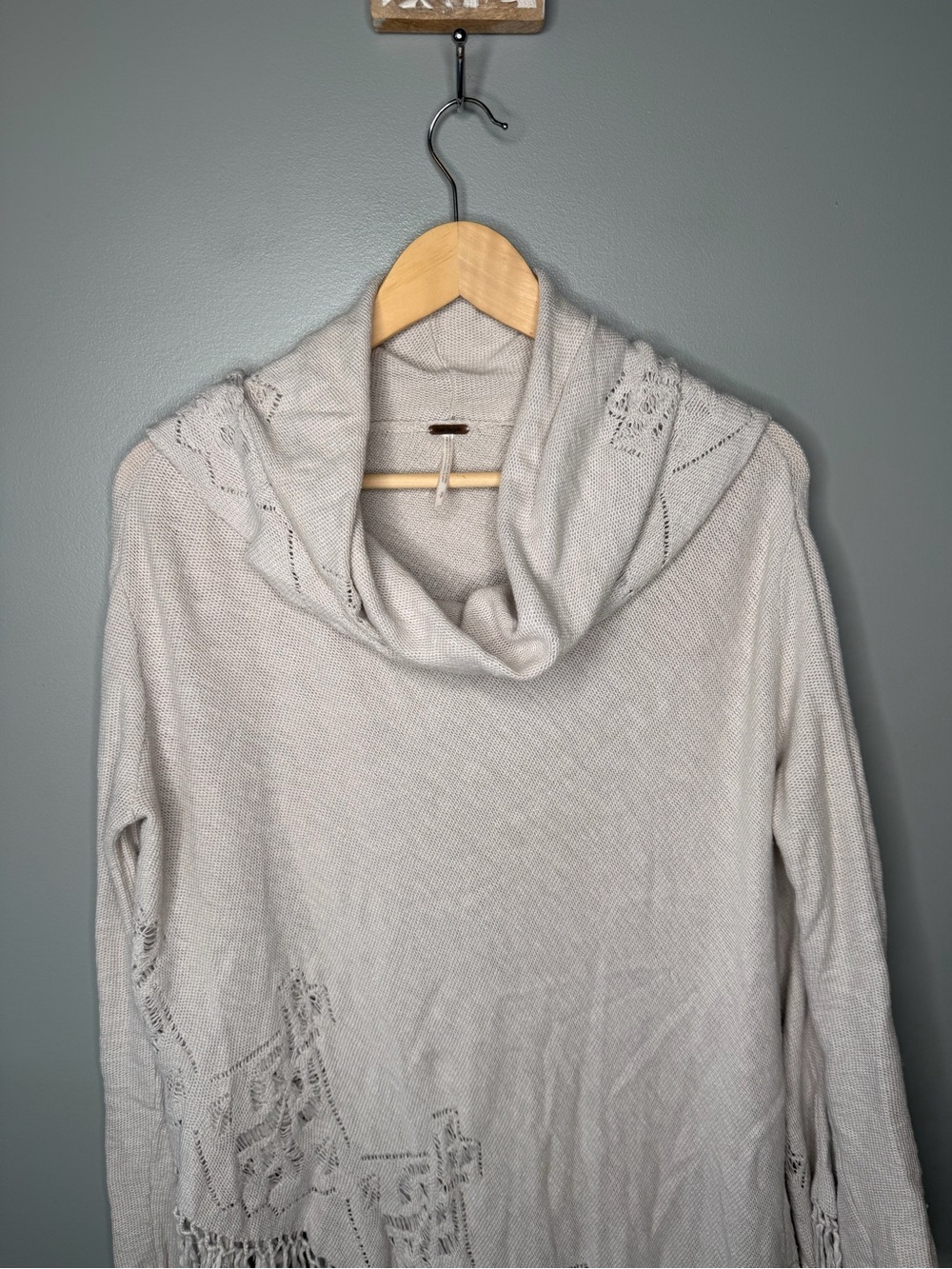 Free People Lace Detail Fringe Asymmetrical Poncho - Picture 4 of 10